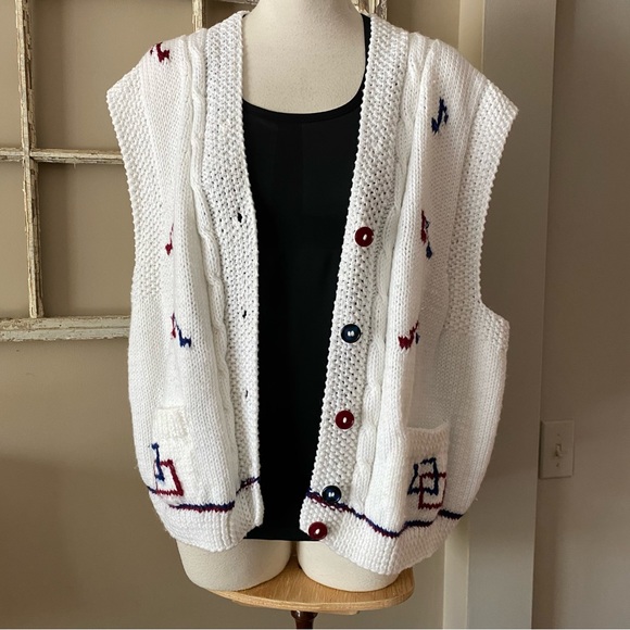 🎵 Vintage hand knit vest with musical notes and dancers! - Picture 4 of 6